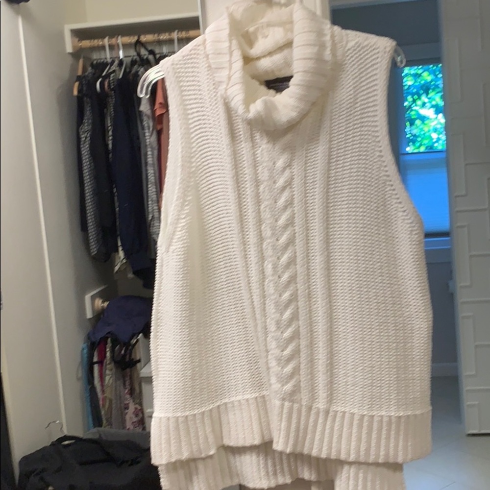 Cream sleeveless small cowl neck sweater